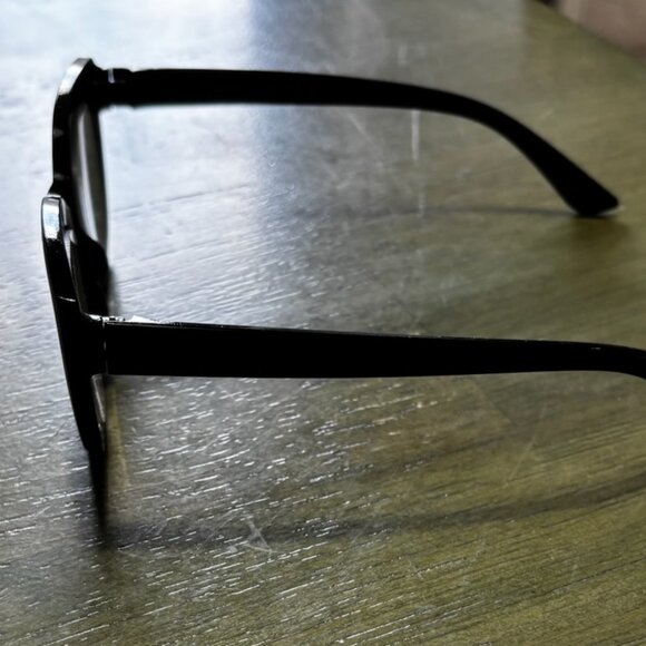 Tahari cateye black readers +3.00 - Picture 2 of 3